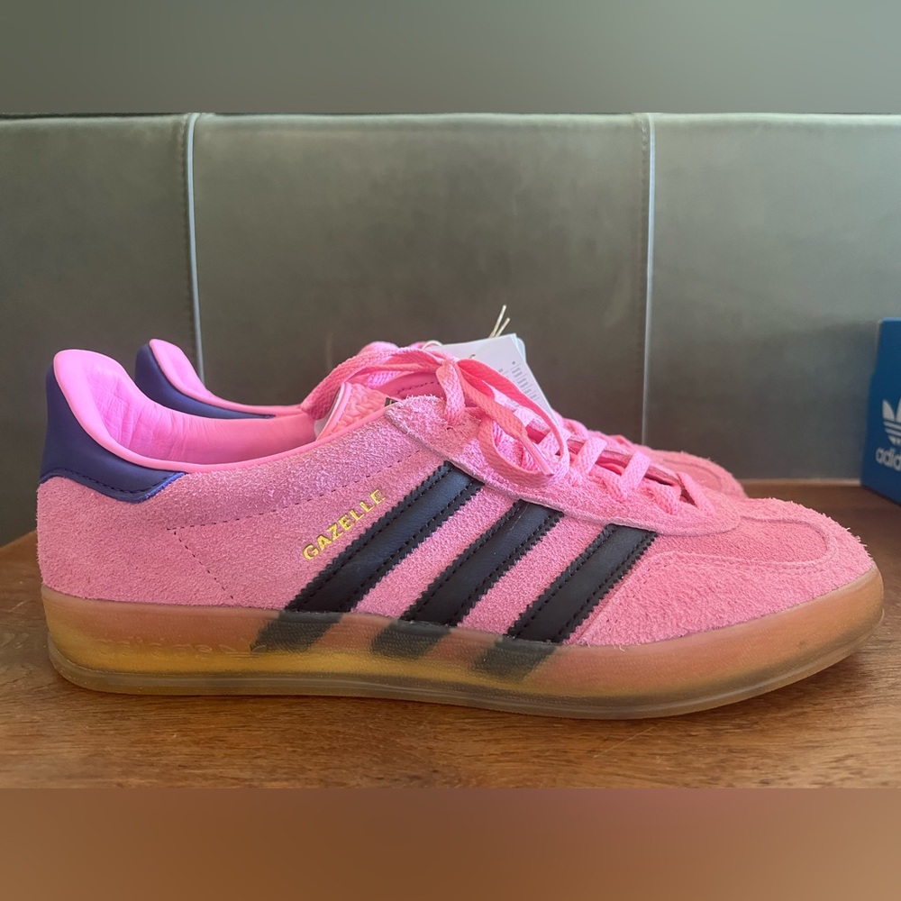 Adidas Originals Gazelle women’s 9.5 42 NIB tags hot pink/black stripe